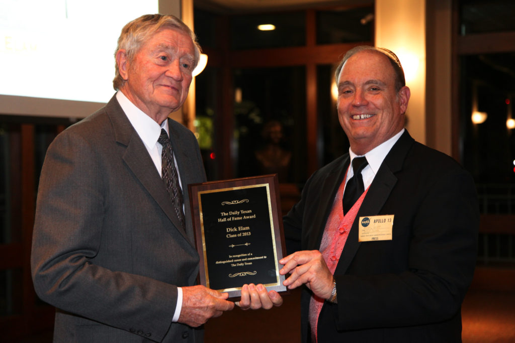 Elam receiving Daily Texan Hall of Fame Award from Cliff Avery at 2013 Friends of The Daily Texan dinner